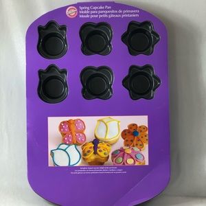 Wilton Easter 12 Cakes Nonstick Spring Cupcake Pan